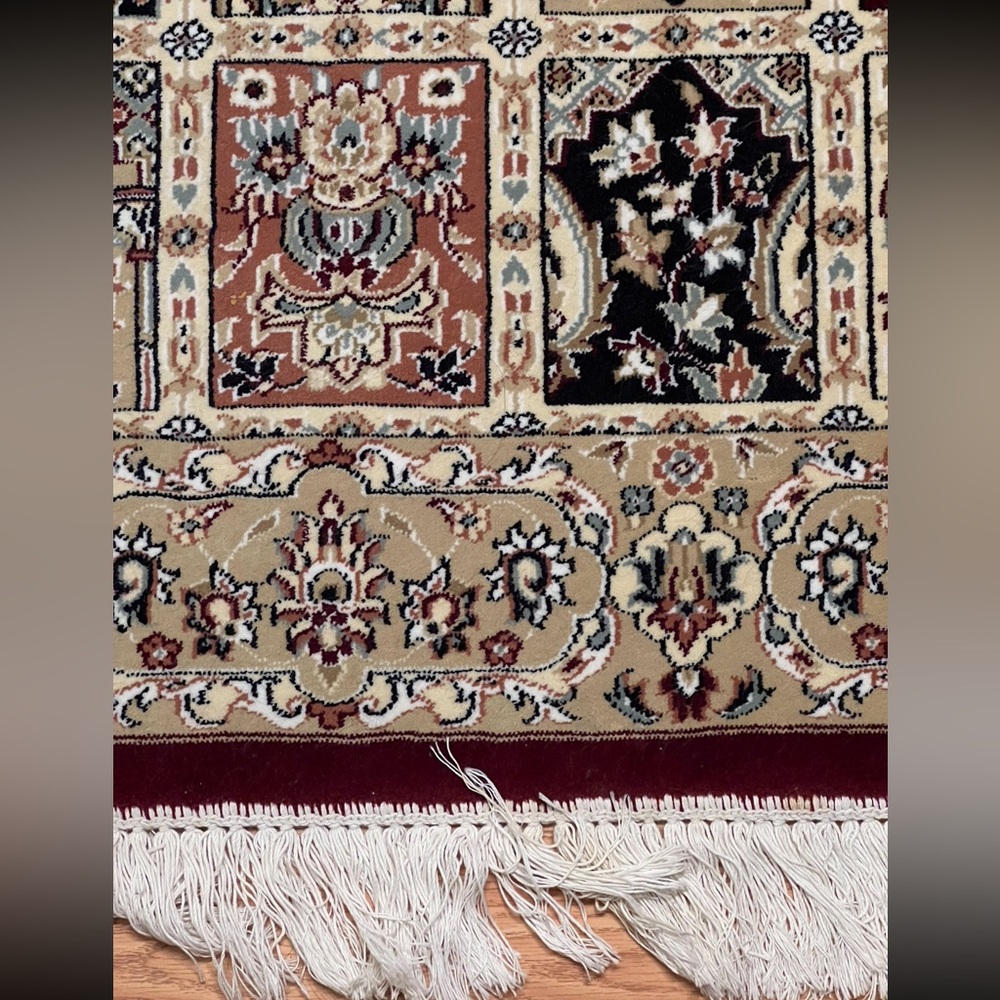 Two identical carpets - Picture 3 of 6